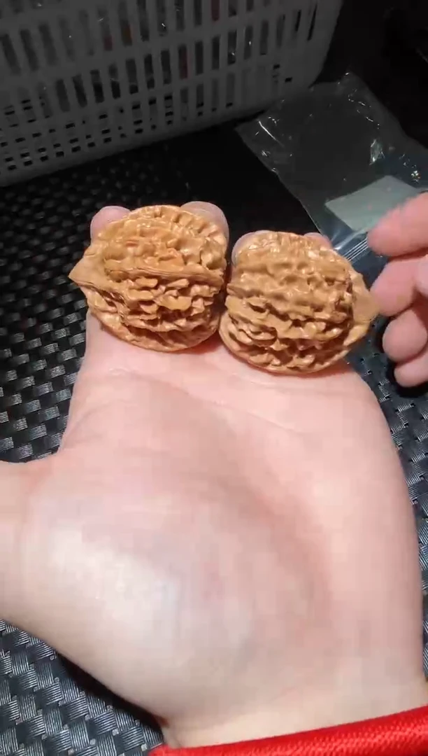 把件文玩核桃微修打底龙门涧38左右