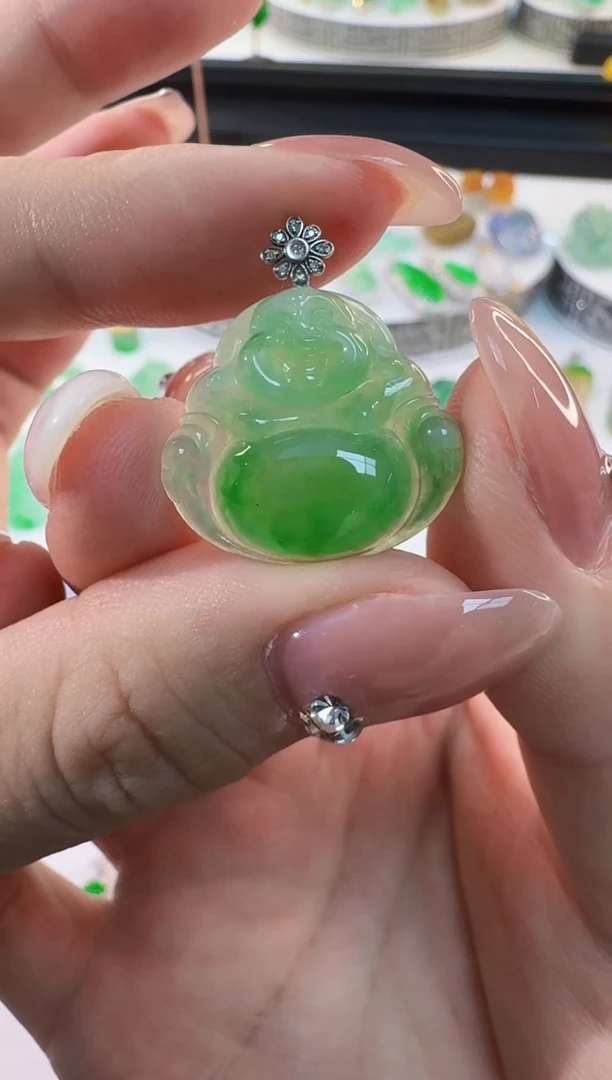 颈饰18K金镶嵌翡翠缅甸A货翡翠