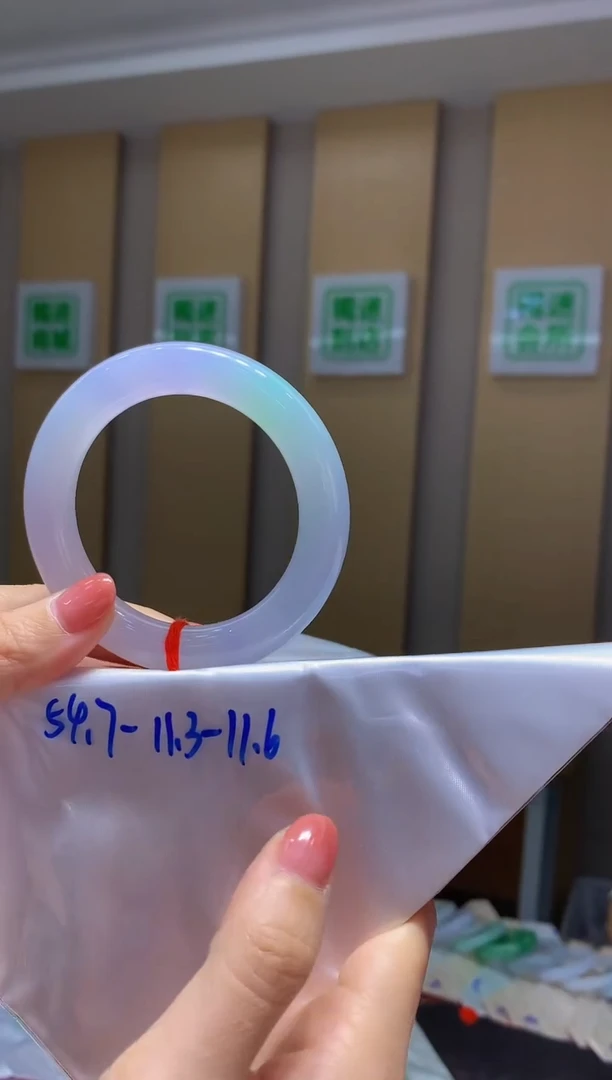 翡翠手镯未镶嵌L22-圈口54.711.3*11.6