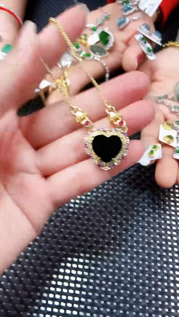 【闪购商品】翡翠颈饰未镶嵌111111111