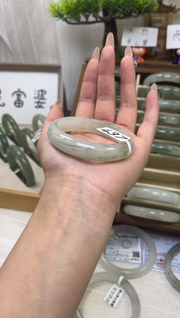未镶嵌手镯石英质玉微瑕437