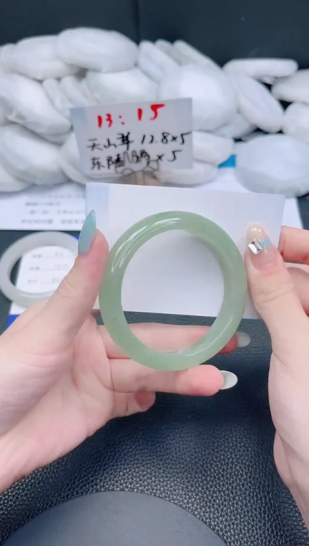 未镶嵌手镯石英质玉64-54.2