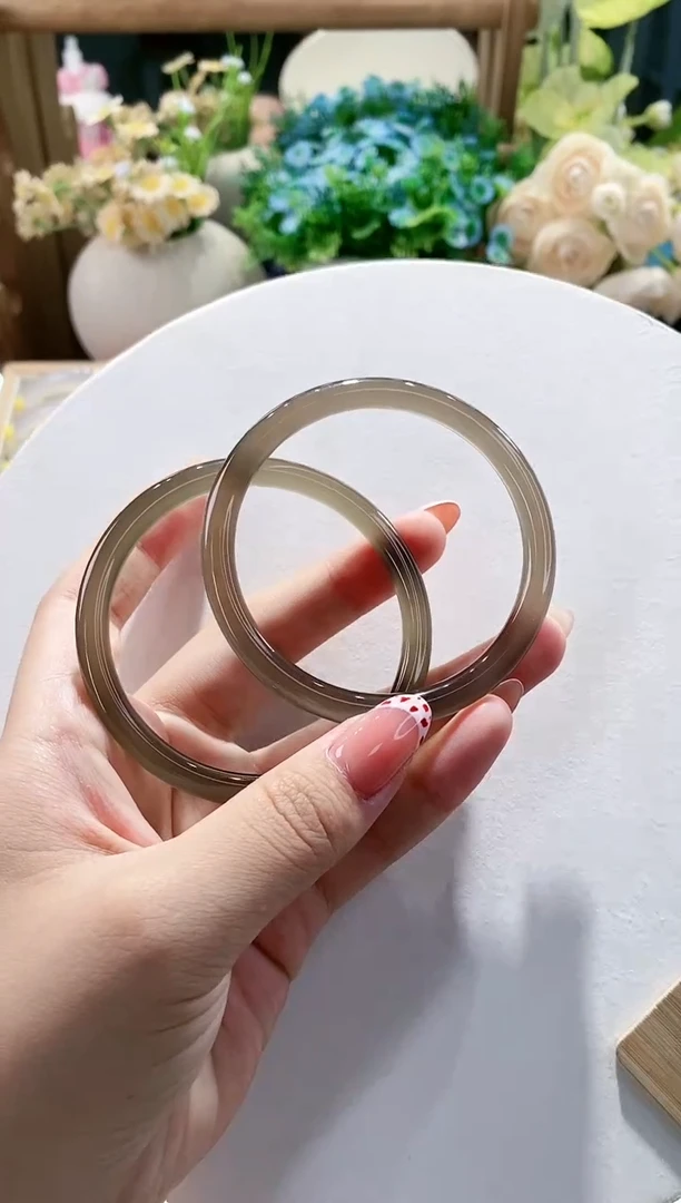 玛瑙/玉髓手镯未镶嵌65-56