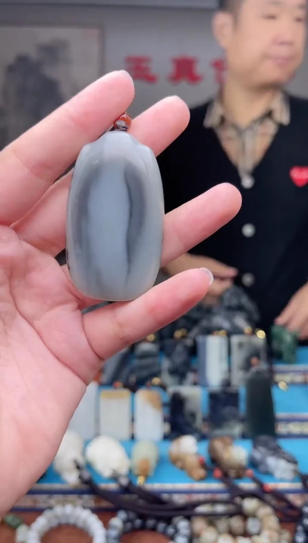 未镶嵌和田玉挂件1