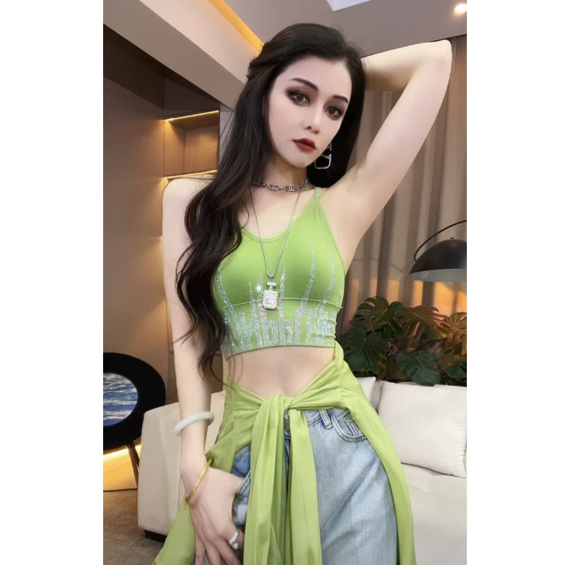 【YING FASHION】莹老板-时尚气质百搭性感字母亮钻美背背心8020540