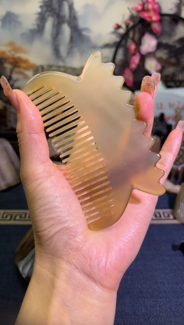 云南老白水白水梳子经络刷