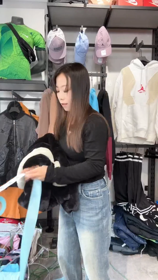 1133编码 瑕疵款直播间过款为准 尺码  S身高