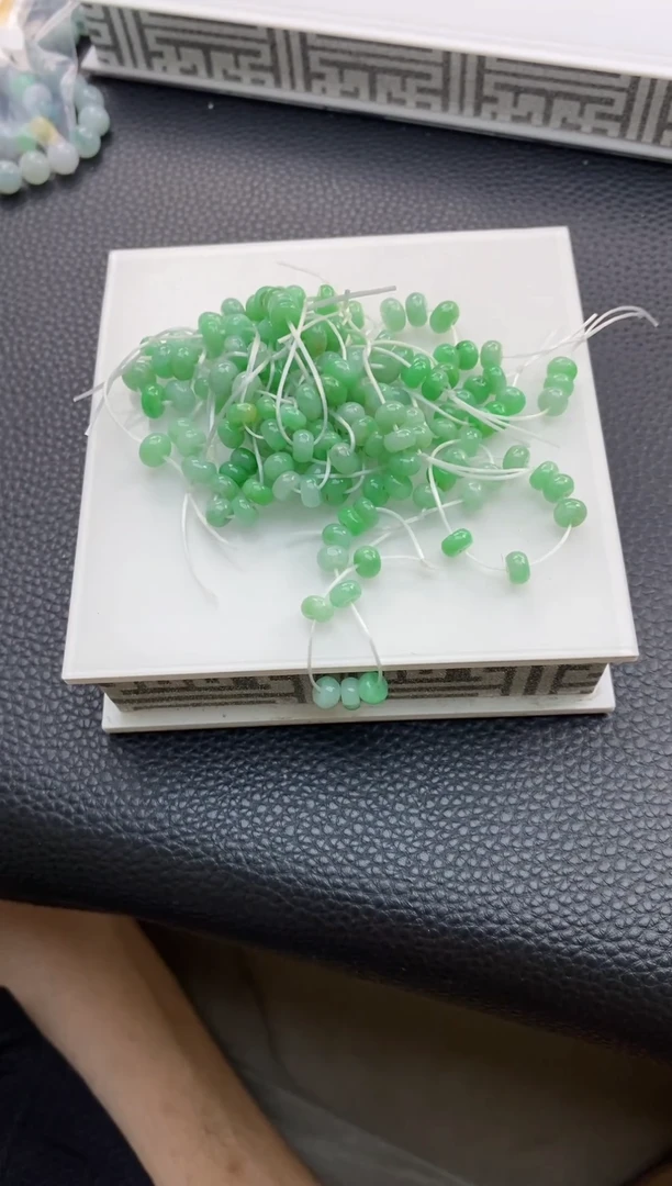 翡翠散珠8天然A货翡翠散珠多样性发10颗