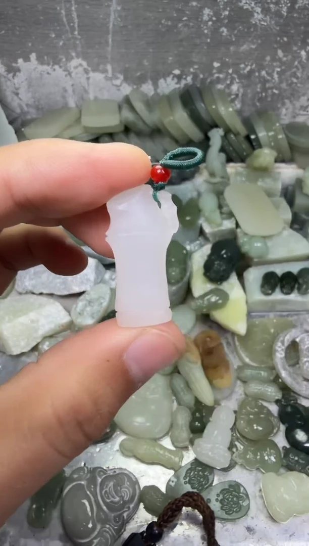 颈饰未镶嵌和田玉竹节