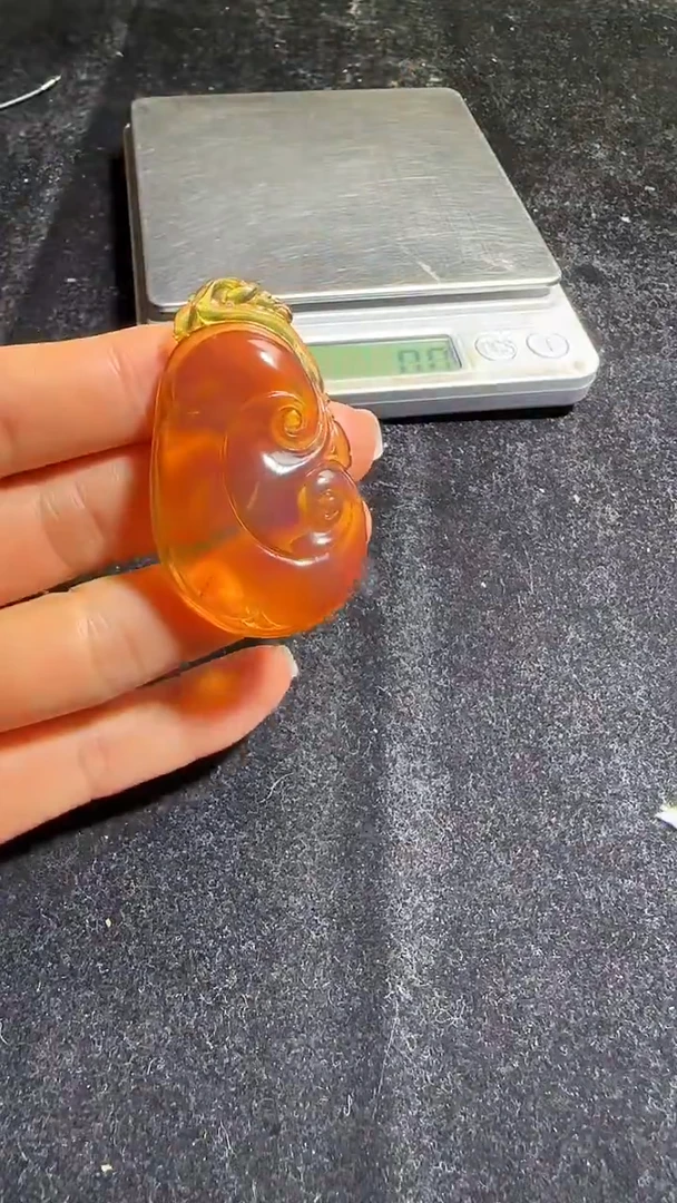 琥珀颈饰未镶嵌55