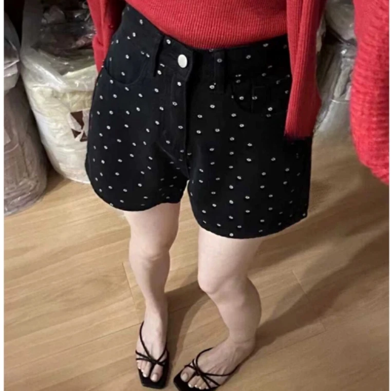 大码黑色波点碎花牛仔短裤女夏季新款高腰显瘦阔腿a字包臀热裤子