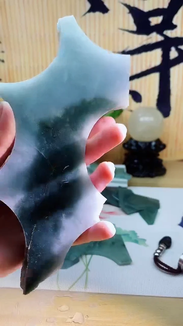 翡翠未镶嵌颈饰翡翠079