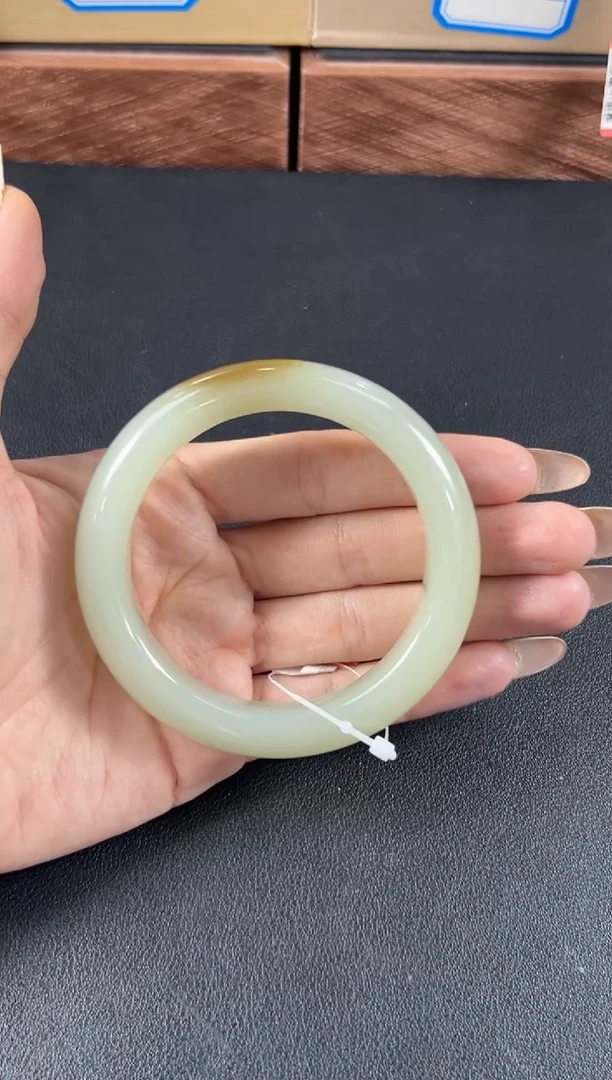 和田玉手镯未镶嵌且末微色差近矿二号矿59手镯