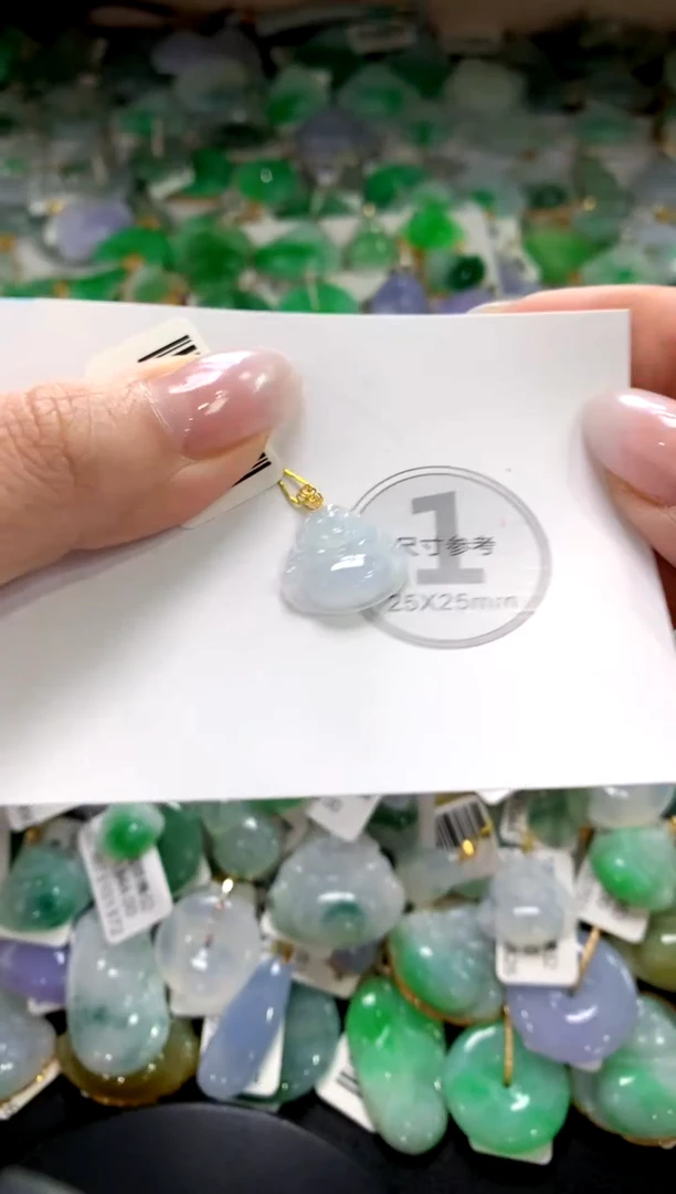 颈饰未镶嵌翡翠1