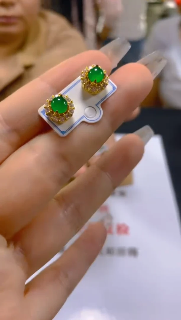 未镶嵌翡翠耳饰多样性发一