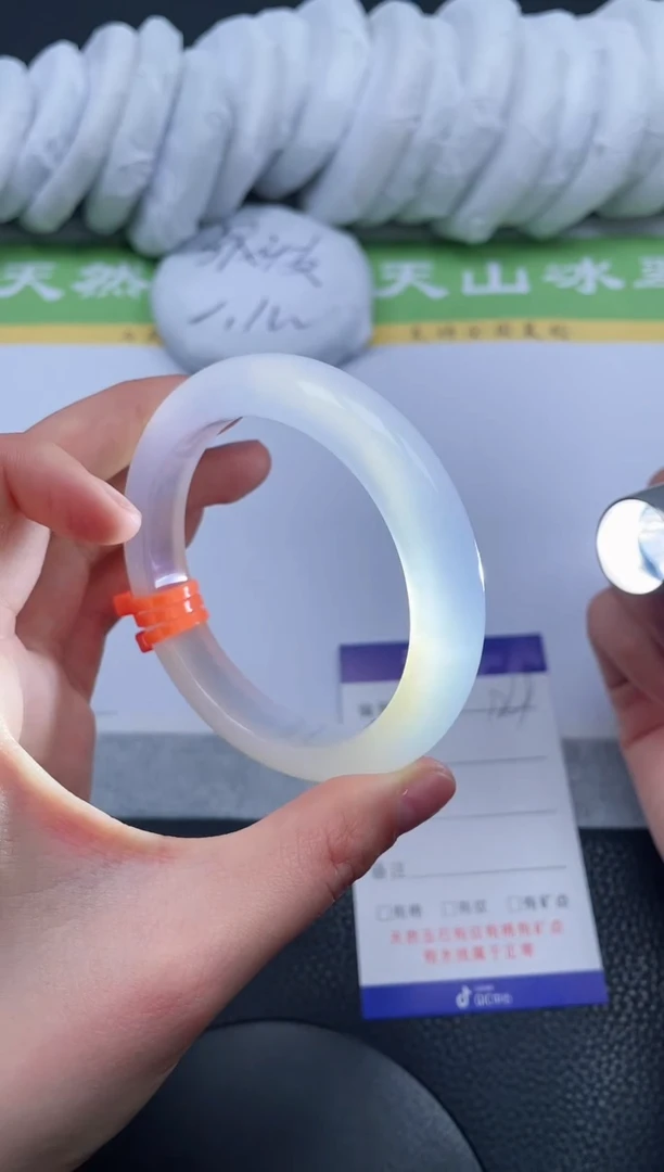 【闪购商品】石英质玉手镯未镶嵌A129-58+