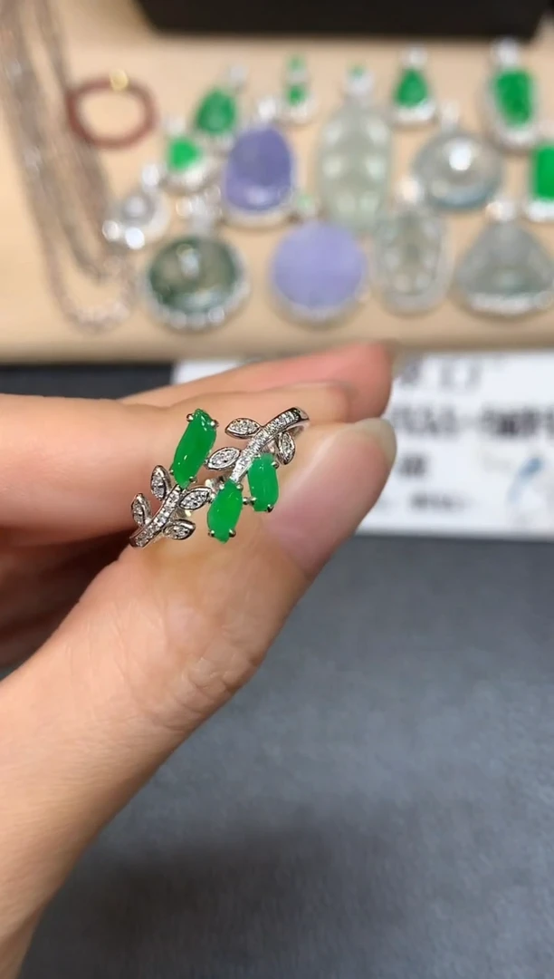 18K金镶嵌戒指翡翠22【无服务费