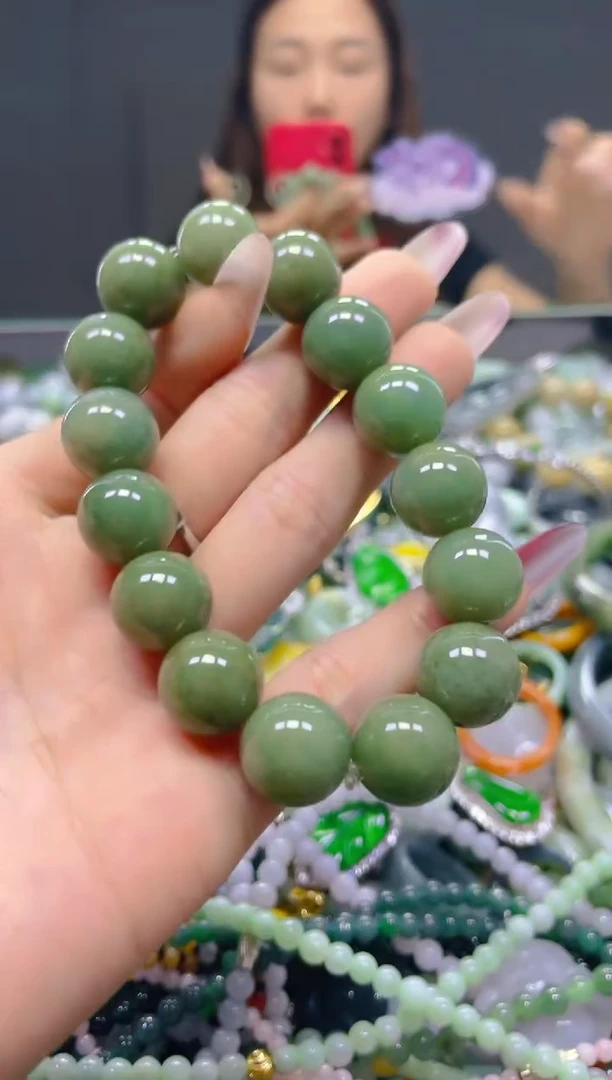 颈饰未镶嵌翡翠13MM/P/翡翠A货，一件也是批发价