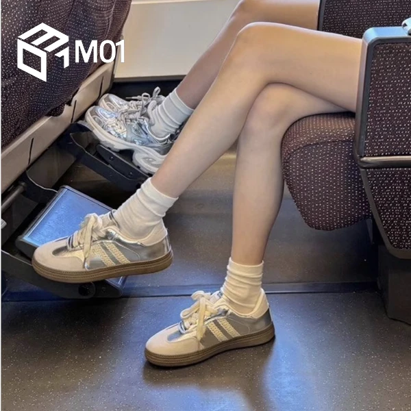 M01复古银色德训鞋女春秋新款平底休闲单鞋板鞋蕾丝边运动阿甘鞋