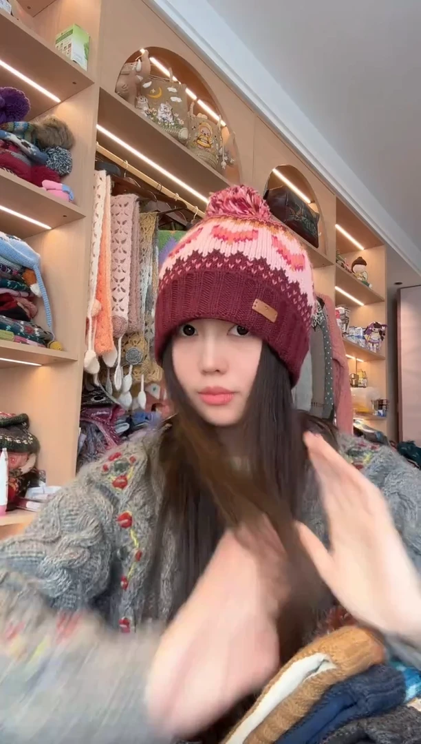 羊毛美利奴粉紫狐狸帽