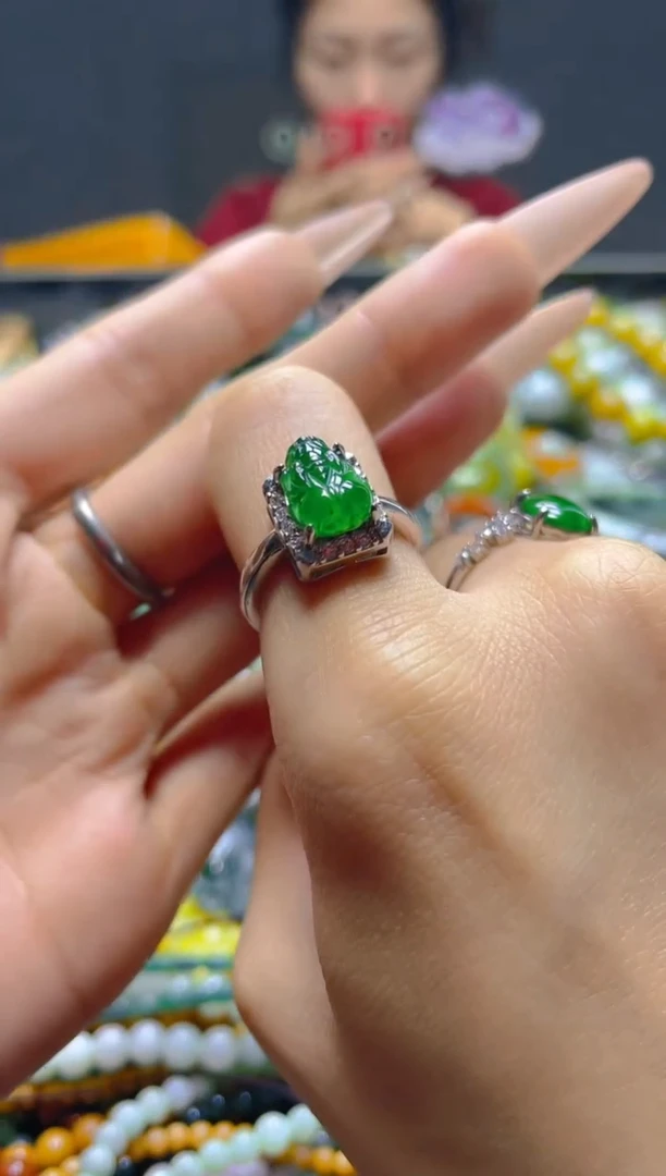 颈饰未镶嵌翡翠/L/翡翠A货，一件也是批发价