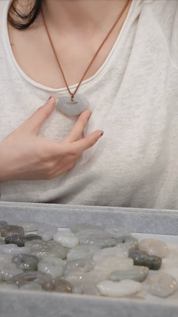 和田玉未镶嵌颈饰冰烟紫祥云编绳多样性发一 微瑕