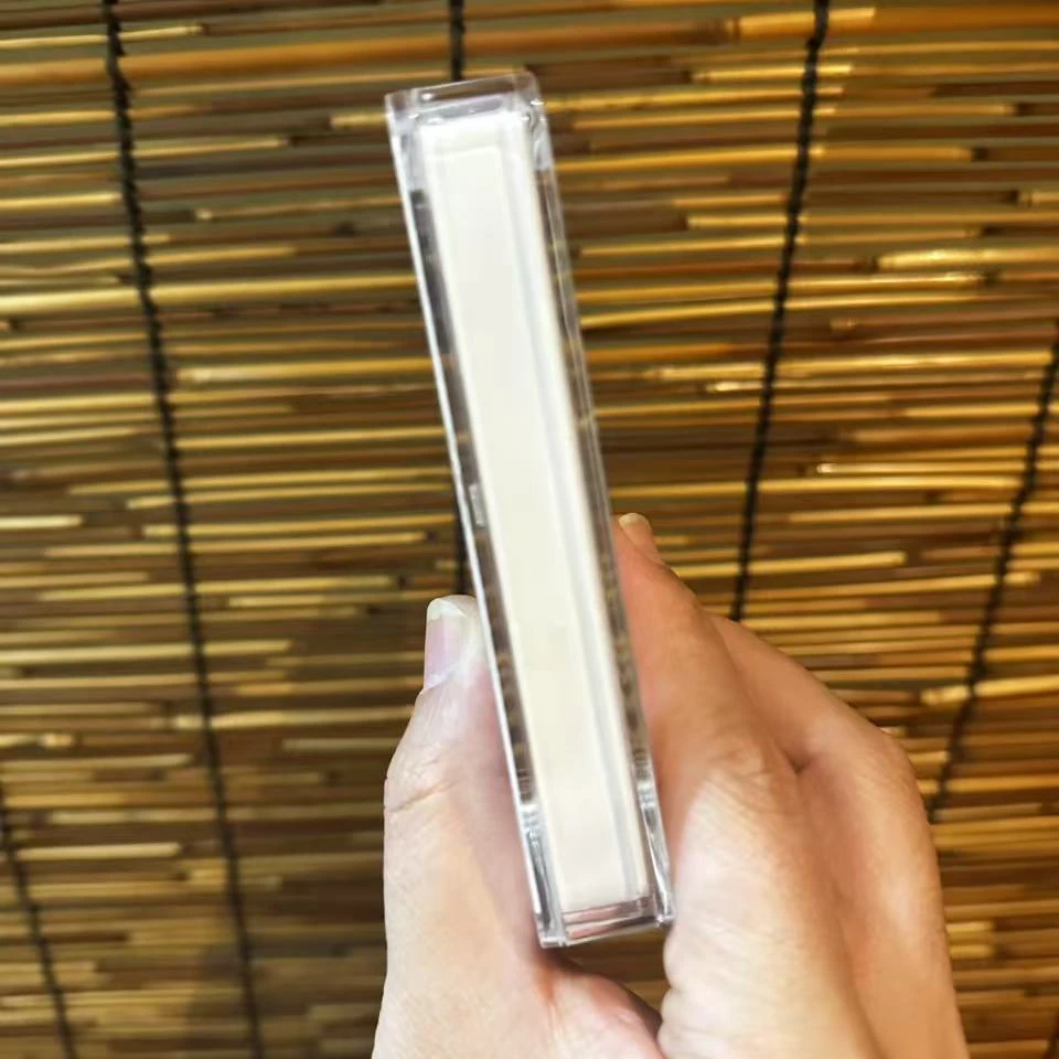 手里拿通用盒子保护盒