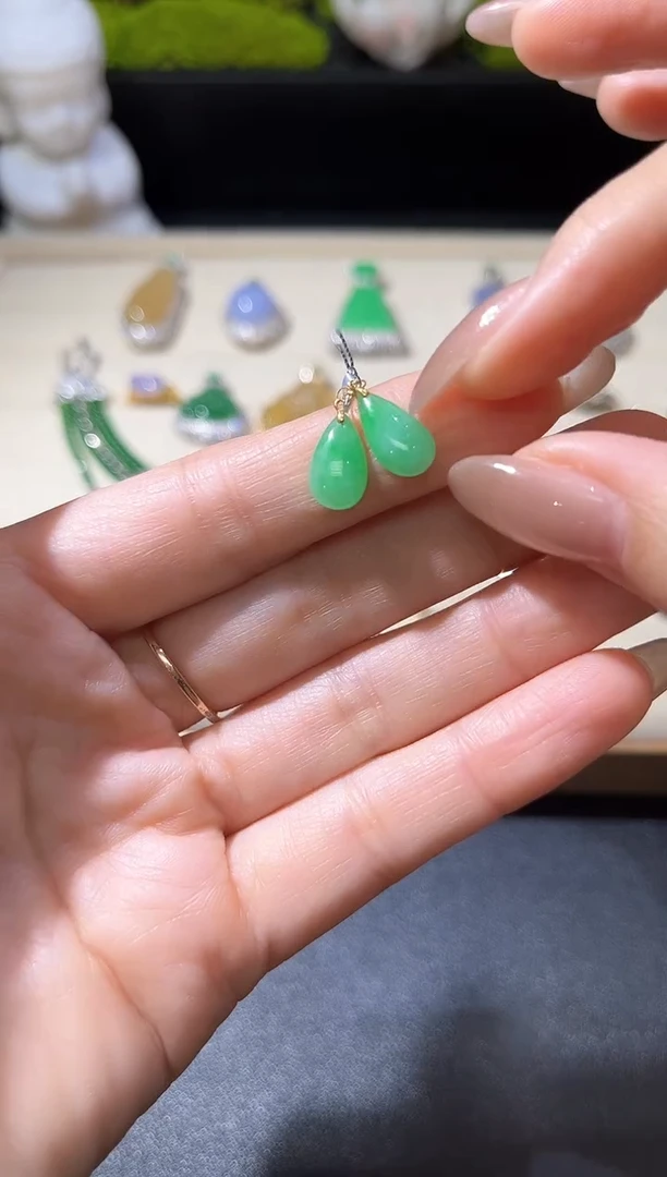 未镶嵌翡翠耳饰