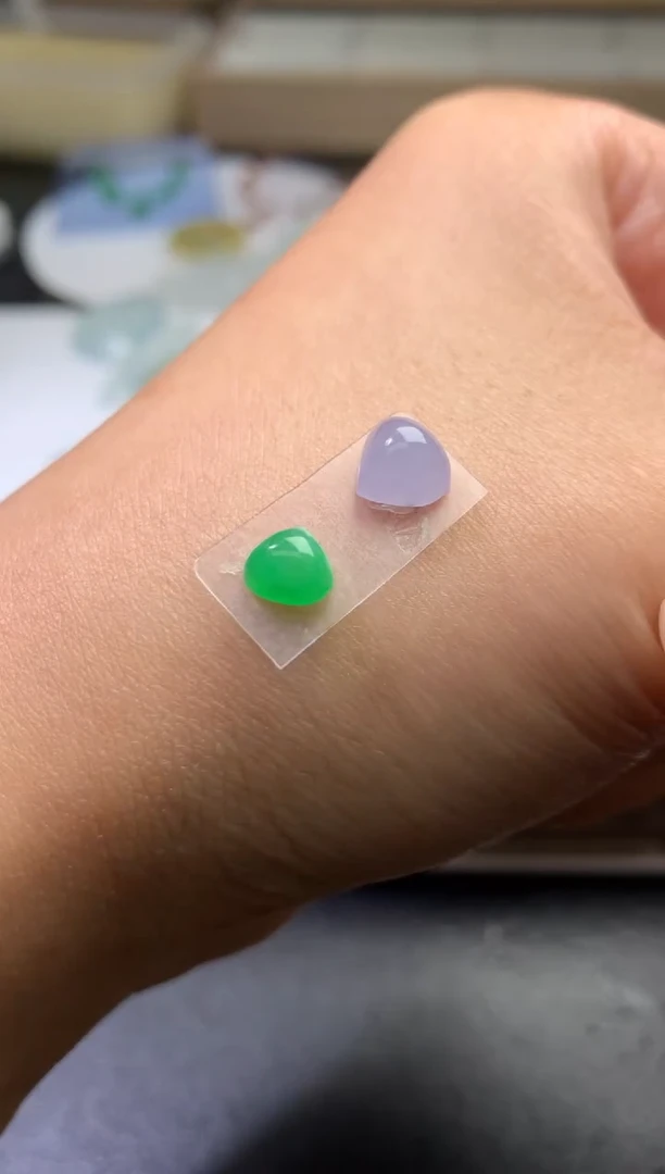 未镶嵌定制翡翠毛货 6.8-7.2-4.4    5.6-6.3-3.4