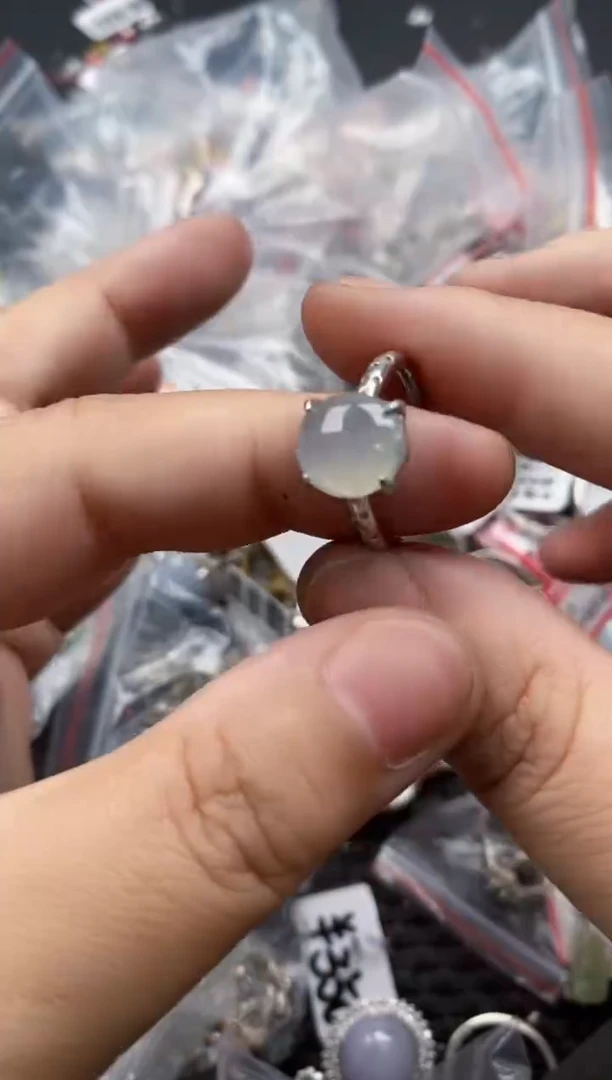 银S925镶嵌戒指翡翠10000  1