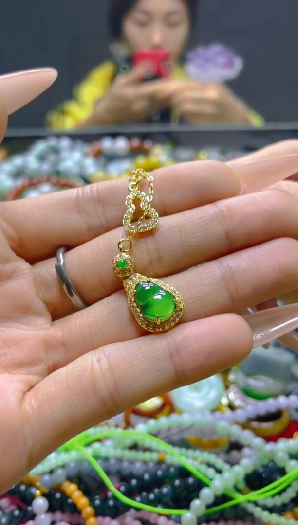 颈饰未镶嵌翡翠/G/翡翠A货，一件也是批发价