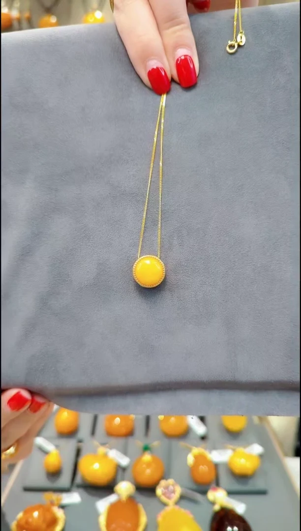 【闪购商品】蜜蜡吊坠(赠链)银S925镀金镶嵌A099蜜蜡吊坠