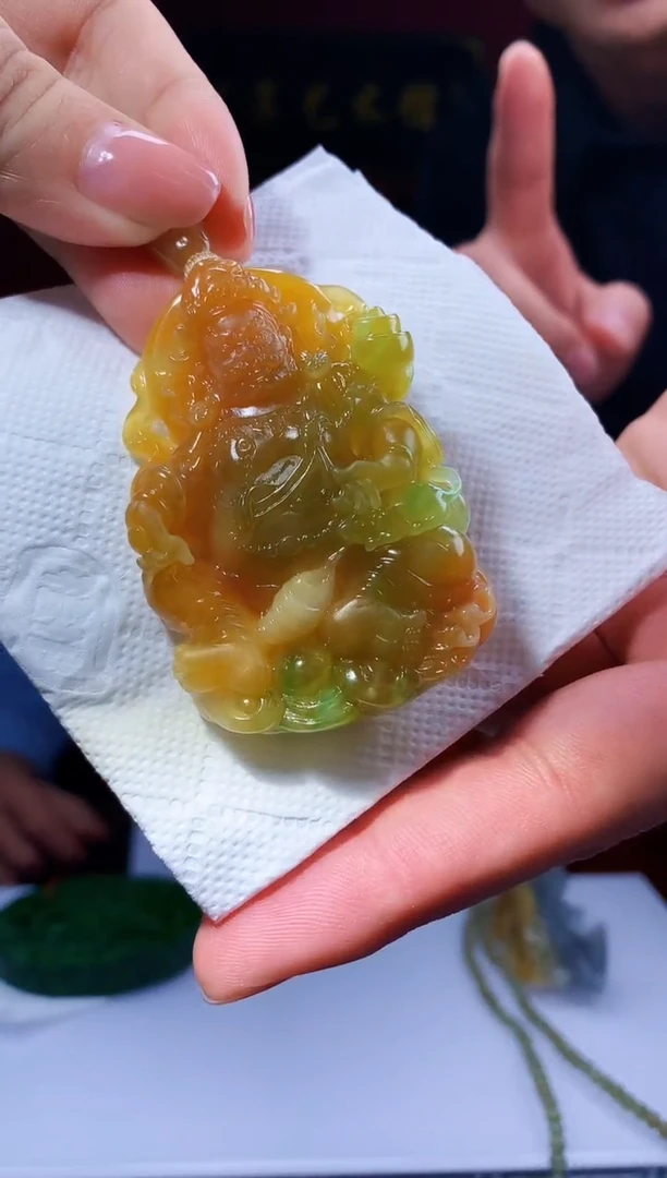 翡翠未镶嵌颈饰翡翠A货