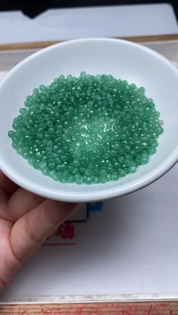 玛瑙/玉髓散珠未镶嵌B812冰晴绿切面3mm100个9.9元