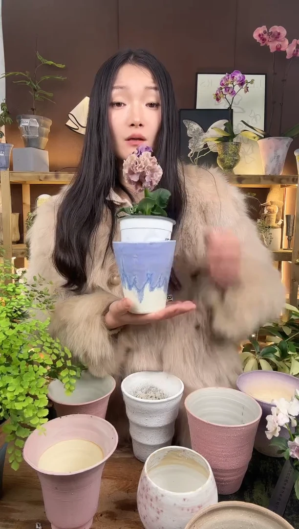 以实际为准梅****子编号 372  景德镇手工手绘花盆