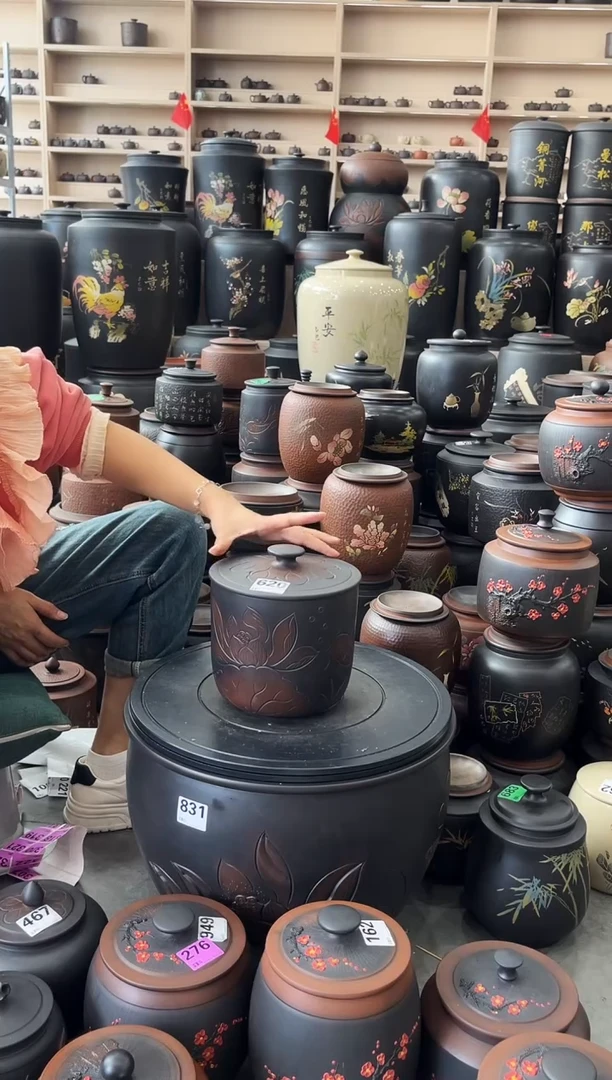 罐瑕疵茶叶罐   620  小五饼荷花
