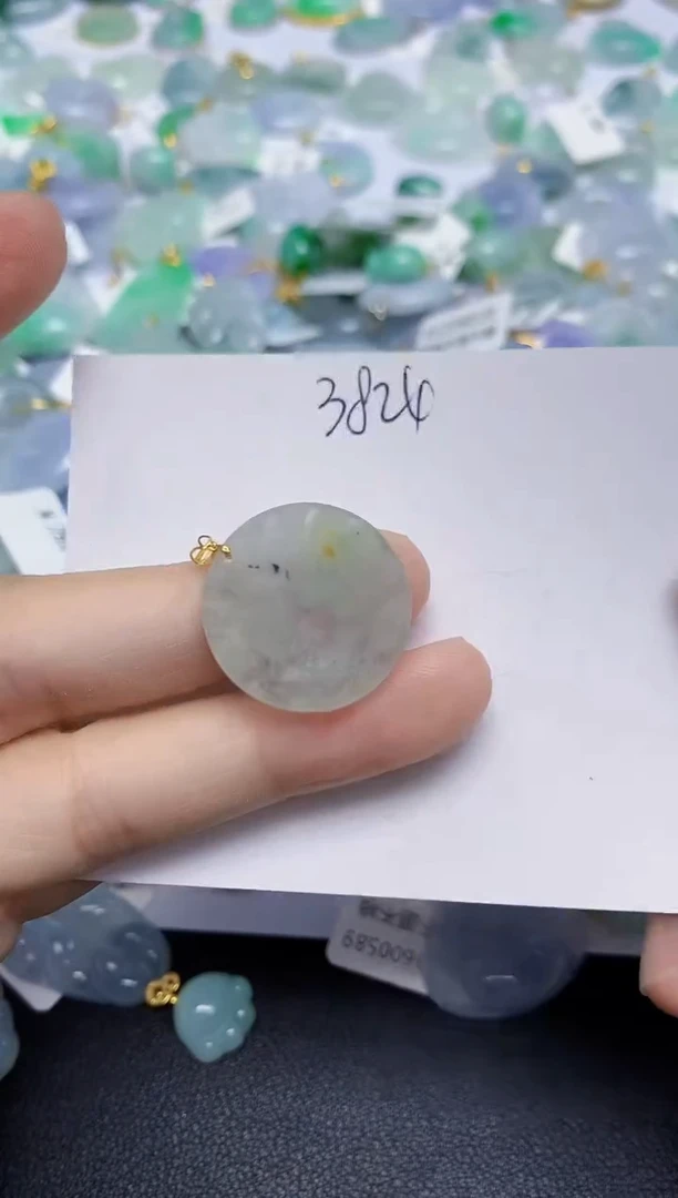 翡翠未镶嵌颈饰天然缅甸翡翠A货
