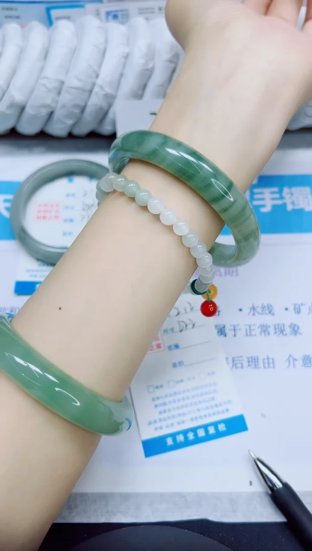 石英质玉手镯未镶嵌212/62.2