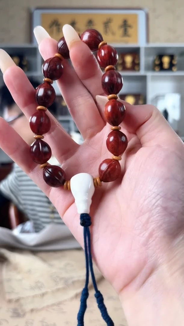 檀香紫檀（小叶紫檀）金**池1.3 橄榄核手持