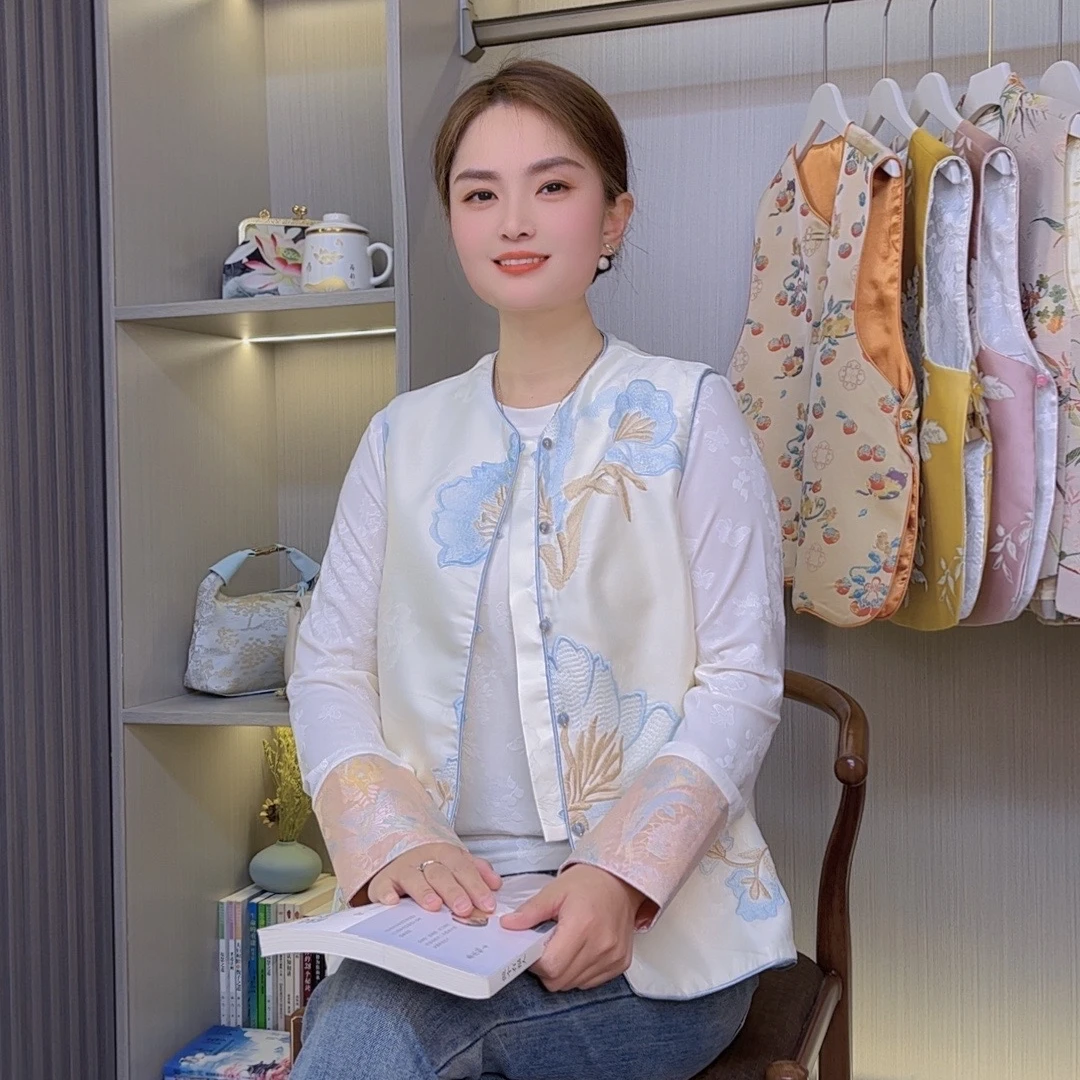 【白芷】新中式国风新款文雅刺绣马甲清冷高雅复古重工马夹女