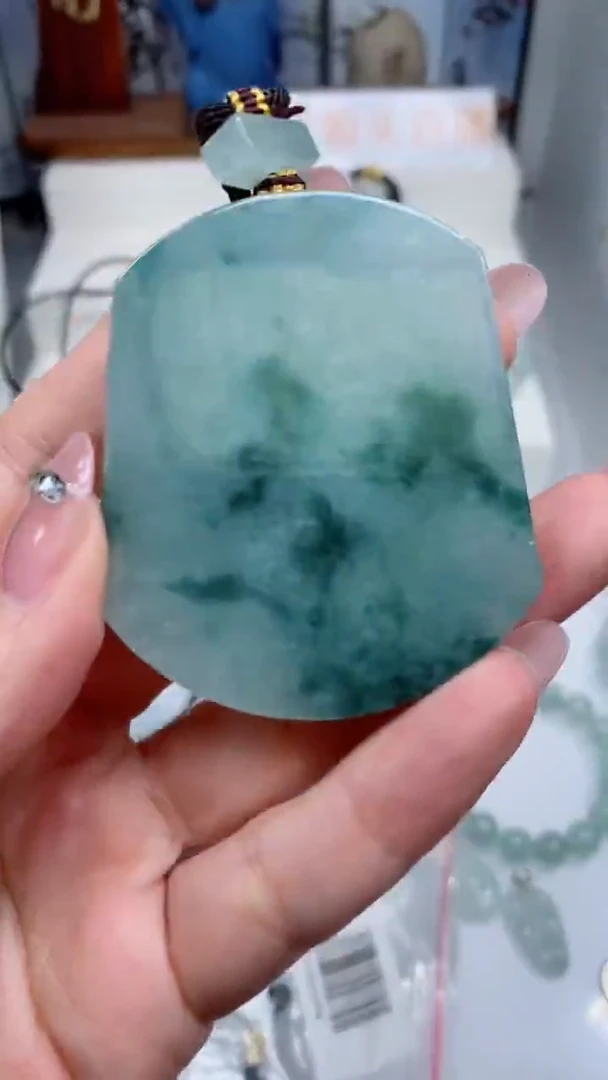 颈饰未镶嵌翡翠吊坠