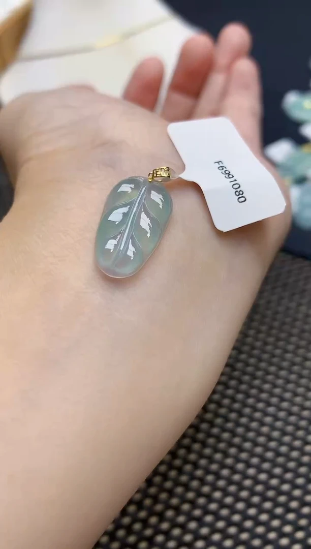 颈饰18K金镶嵌翡翠天然缅甸A货翡翠