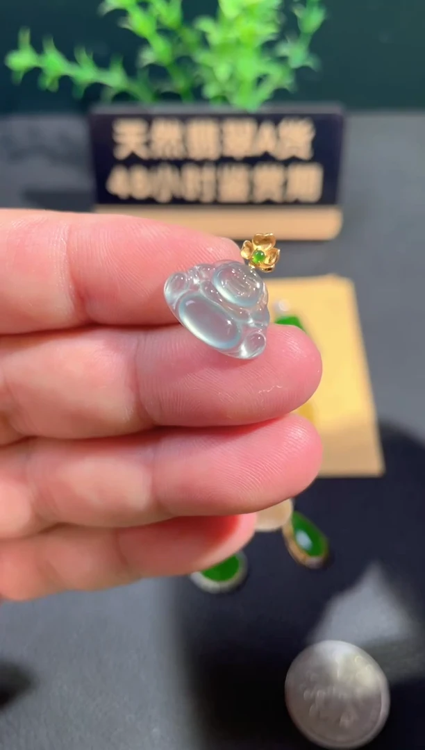 颈饰18K金镶嵌翡翠翡翠