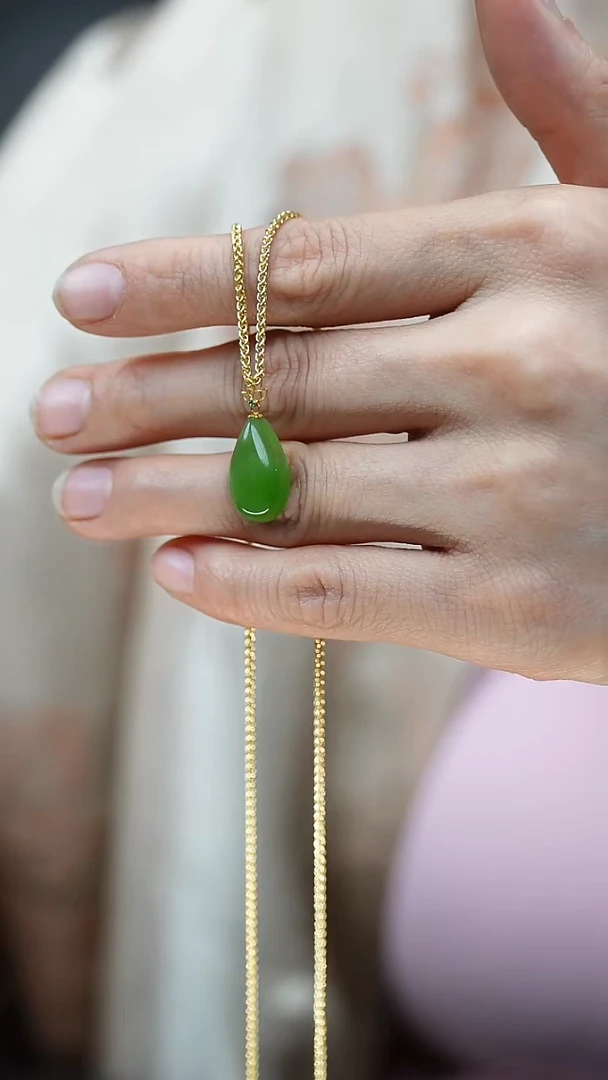 吊坠(赠链)18K金镶嵌和田玉1