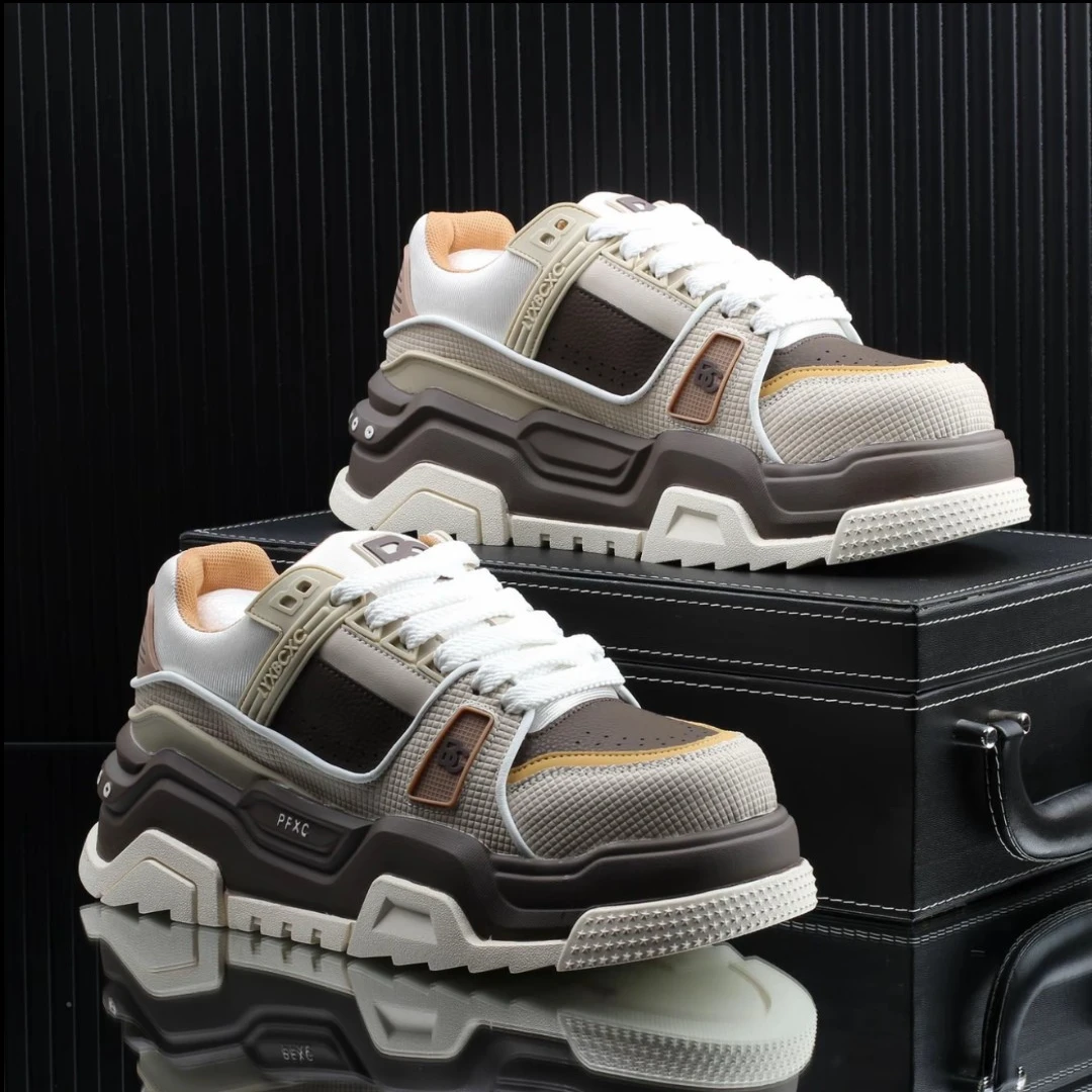 潮牌轻奢高端板鞋男士秋冬季新款高级感爆款时尚百搭厚底增高男鞋