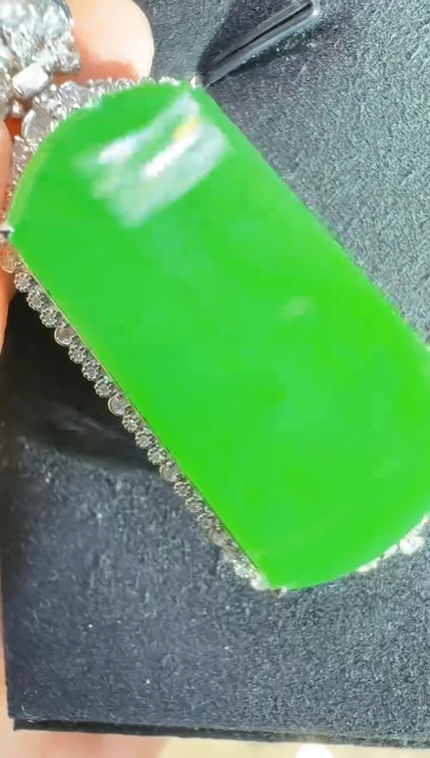 吊坠(不含链)18K金镶嵌翡翠多样性团购发一件