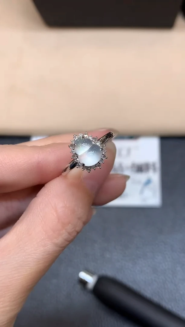 18K金镶嵌戒指翡翠【48小时鉴赏期】葫芦【无服务费