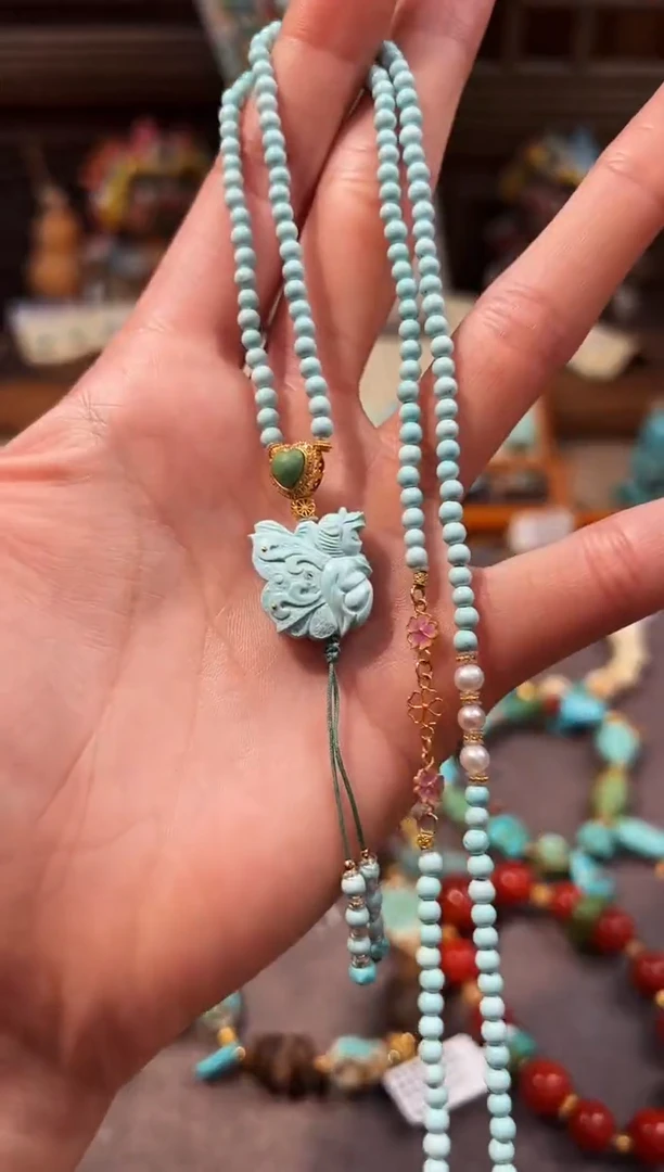 18K金镶嵌绿松石颈饰蝴蝶女孩项链