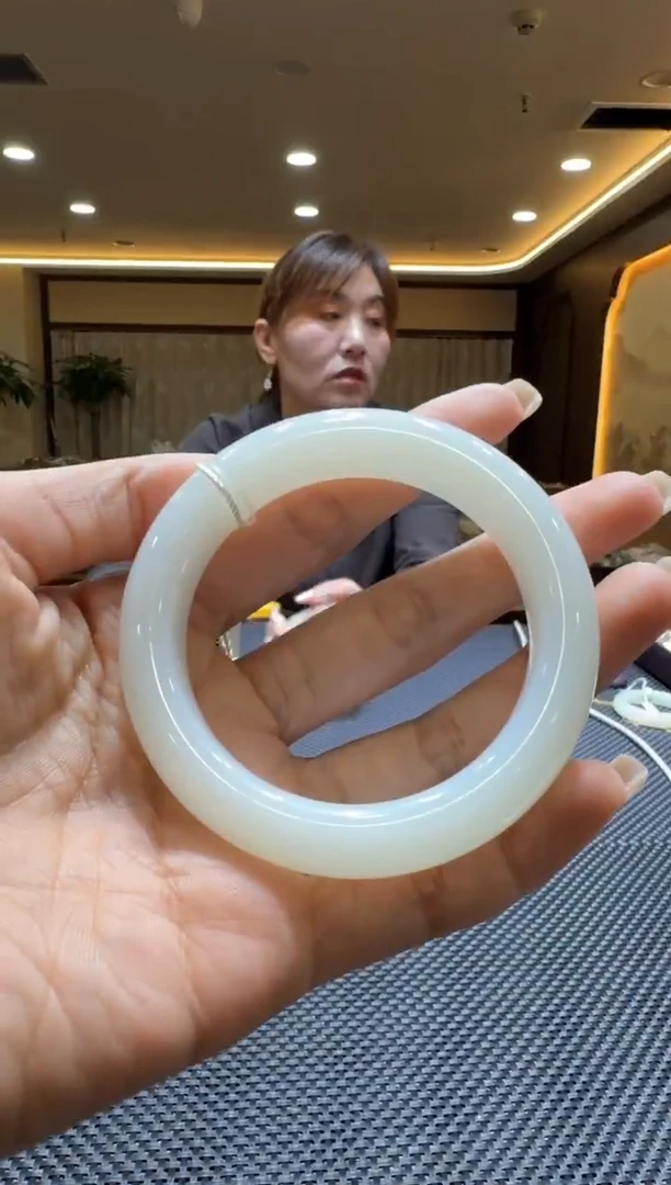 颈饰未镶嵌和田玉手镯54