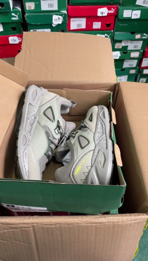 彪马时尚休闲运动鞋42M  HH11